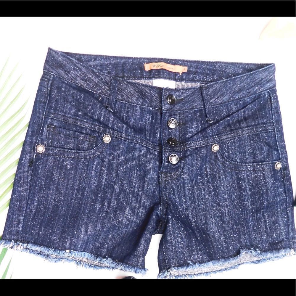 V Blue Jeans NWOT Sparkle Shorts Size 9